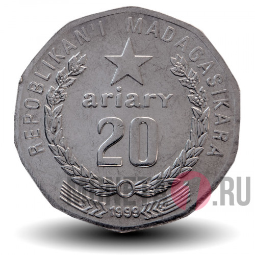 20 ариари 1999 года - Мадагаскар - Трактор в поле